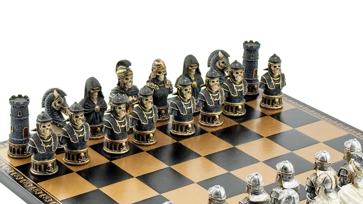Luxuriöses Italfama Schachset – SKELETON BUSTS SET Handbemalte Figuren (8 cm) + Gold & Schwarz Kunstleder Schachbrett (40x40 cm) | Premium Made in Italy