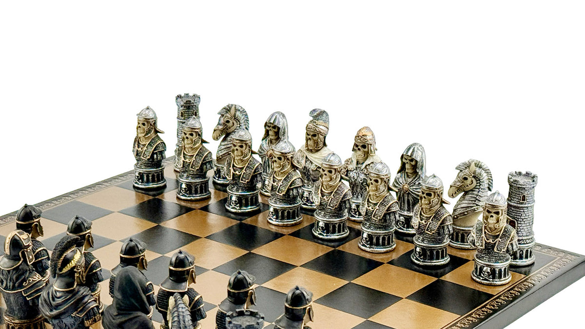 Luxuriöses Italfama Schachset – SKELETON BUSTS SET Handbemalte Figuren (8 cm) + Gold & Schwarz Kunstleder Schachbrett (40x40 cm) | Premium Made in Italy